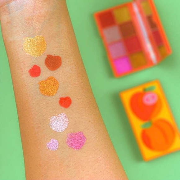 I Heart Revolution “Tasty Peach” | Mini Eyeshadow Palette - Picture 2 of 5